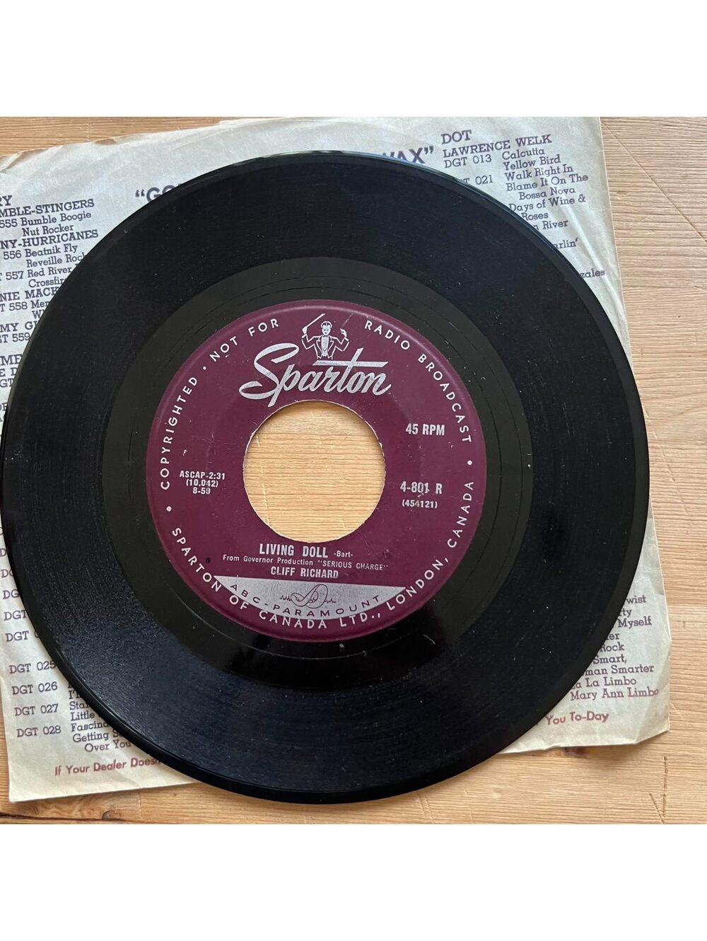 Cliff Richard - Living Doll/Apron Strings 45rpm VG+ R91